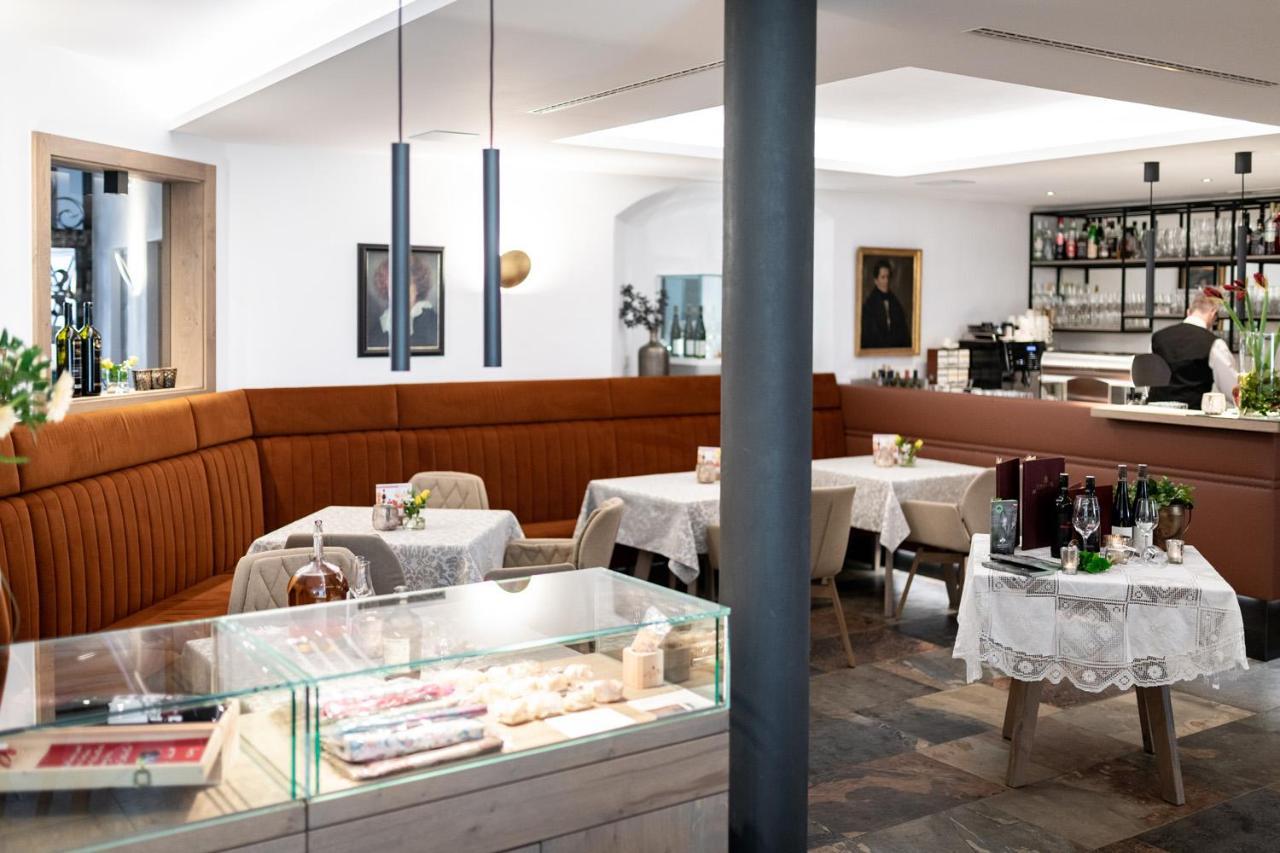 Schlosshotel Mitterhart Швац Екстериор снимка
